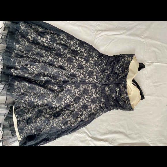 Halter neck black dress - Picture 3 of 7